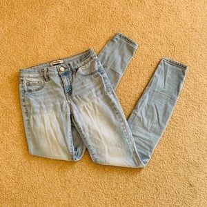Charlotte Russe Refuge Light Wash Skinny Jeggings